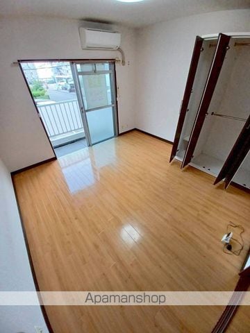 ロイヤルシティ鶴島の内装写真