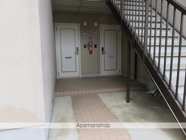 エトワール三津屋B棟の玄関写真