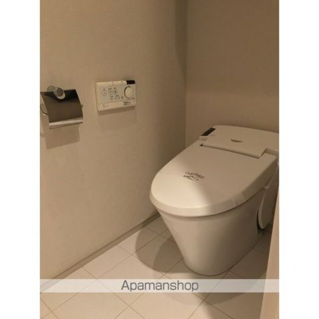 ｆｉｎｏ　ＪＩＹＵＧＡＯＫＡ[1R/34.81m2]のトイレ