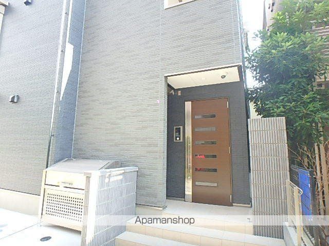 CASA SENZOKUの玄関写真