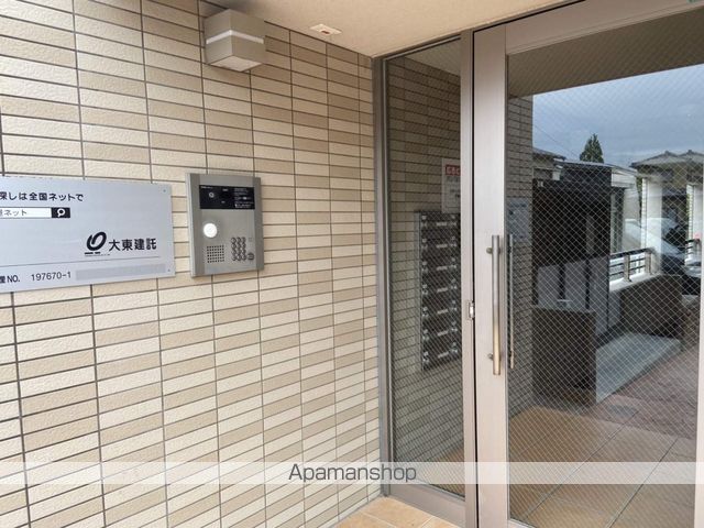 グレースコートの玄関写真