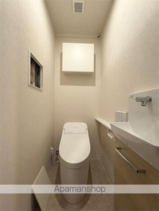 ＲＯＯＴｓ　Ｓｈｉｎｊｕｋｕ　Ｗａｋａｍａｔｓｕｃｈｏ（ルーツシ[2LDK/45.08m2]のトイレ