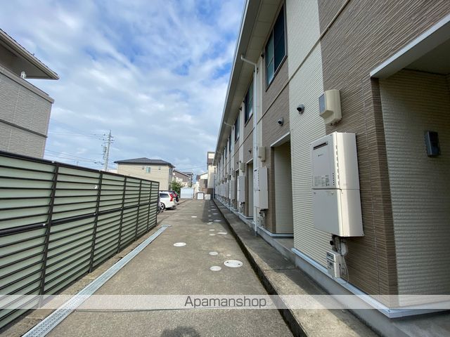 レオネクストブジョウの玄関写真