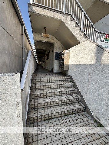 岡本ビルの玄関写真