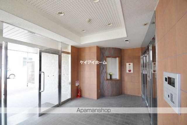 清水マンションの玄関写真