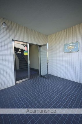 共立リライアンス子安Ⅱ[1R/17.16m2]のエントランス