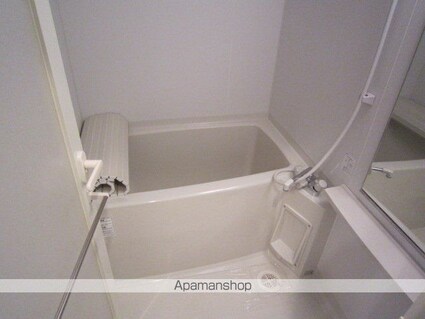 ヴィアーレ八幡三丁目[1R/31.07m2]のバス