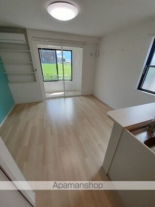 愛媛県新居浜市下泉町１丁目[1R/32.23m2]のリビング・居間