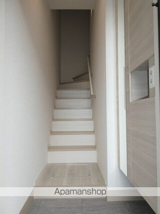 ＧＲＯＶＥ[2LDK/58.39m2]の玄関2