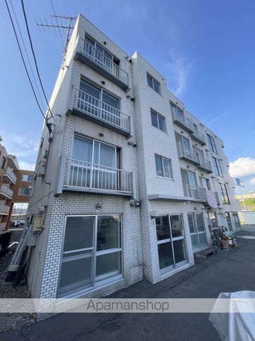 中神マンションの外観写真