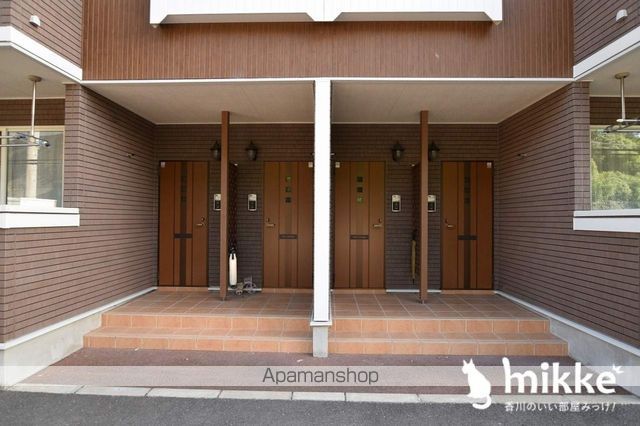 ハピネスIIIの玄関写真