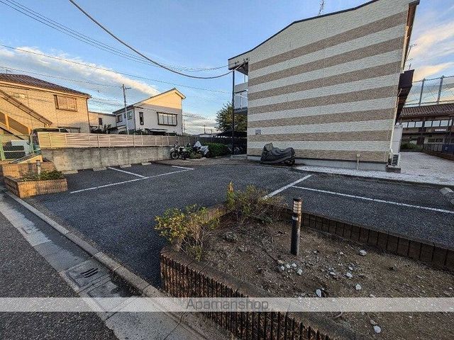 レオパレスPINE LIKEの玄関写真