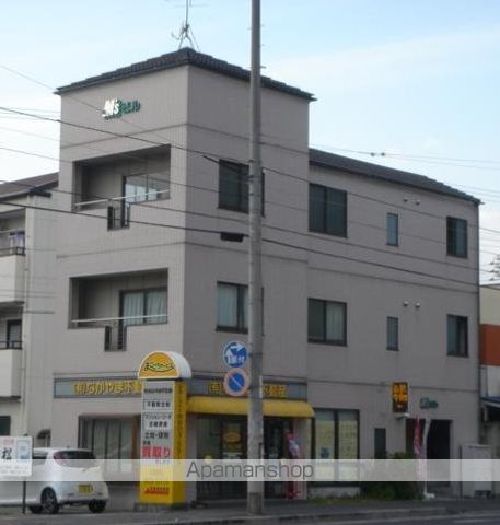 M’Sビルの外観写真