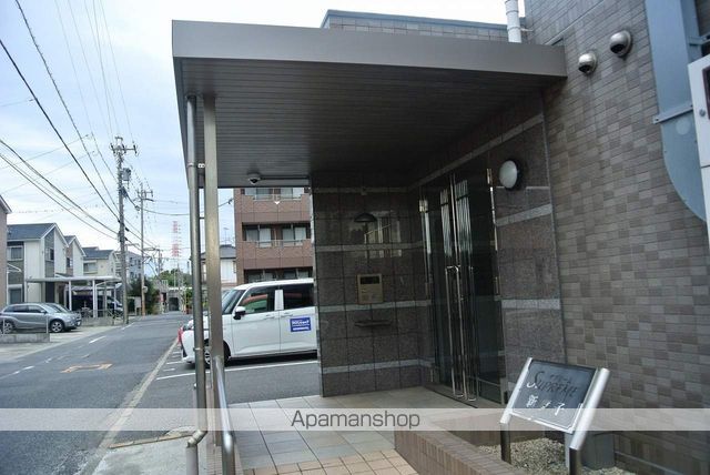サプリーム新舞子の玄関写真