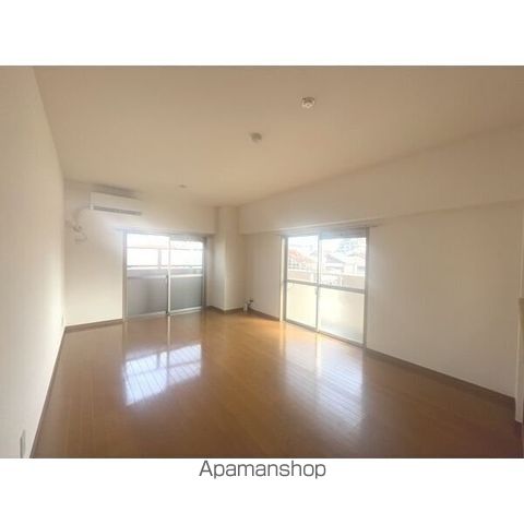 PREMIERの内装写真