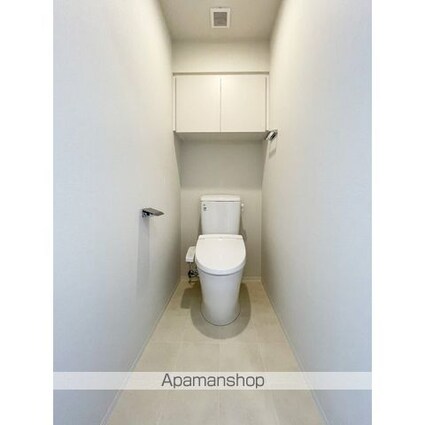 コンフォリア・リヴ巣鴨[1LDK/30.25m2]のトイレ