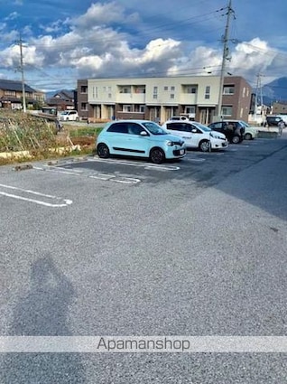 ソレイユ　イズミⅠ[1LDK/44.18m2]の駐車場2