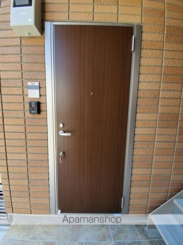 CRESCENTE IIの玄関写真