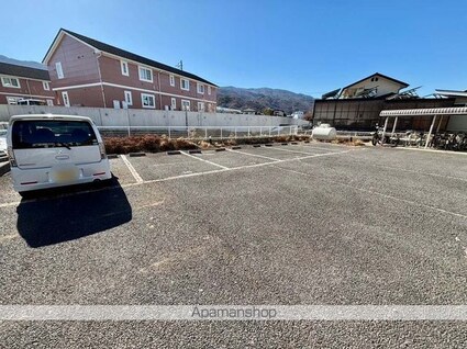 レオパレスプレジールせど[1K/23.18m2]の駐車場1