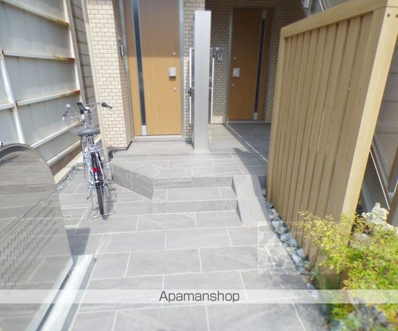 サンライズ神宮丸太町の玄関写真