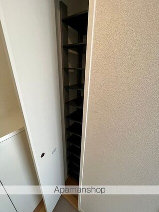 ツェルコーヴァ[1K/30m2]の内装2