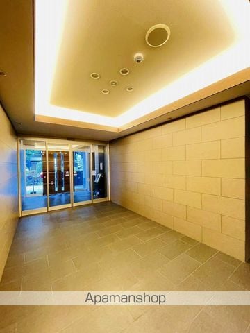 プレサンスジェネ新栄町駅前葵の玄関写真