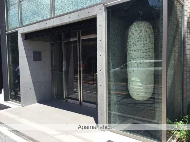 ザ・パークハビオ根岸三丁目の玄関写真