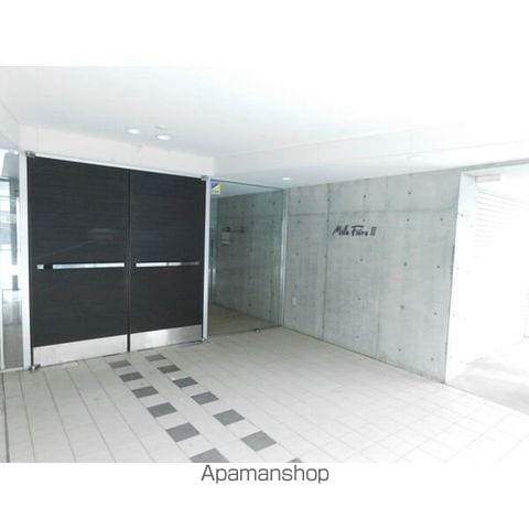 サムティ学園前の玄関写真