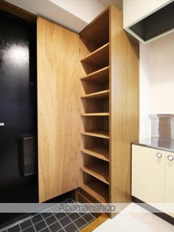 ドゥマンクレールの内装写真