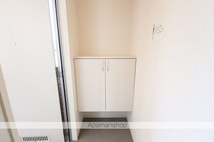 ブリックガーデン[1R/33.61m2]の玄関