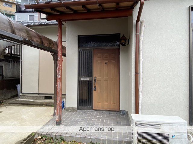 奈良市 2階建 築46年の玄関写真
