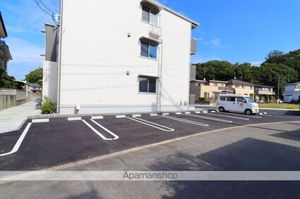 メゾンラフィーネ[1LDK/40.52m2]の駐車場