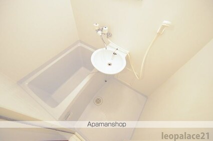 レオパレスＲａｃｏｏｎＤ　５[1K/19.87m2]のバス