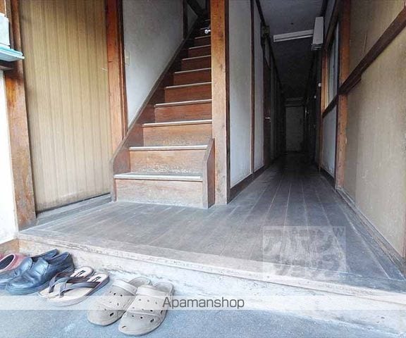 中南荘の玄関写真