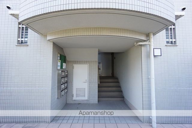 マンショングランドモナークの玄関写真