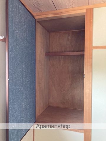 福山市 2階建 築30年の内装写真