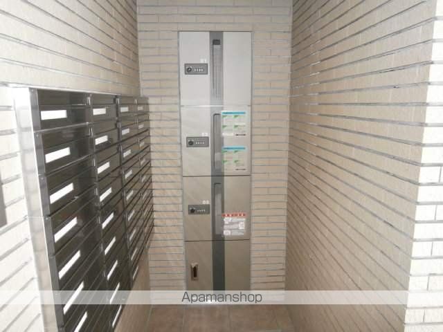 プレステージ福住西の玄関写真