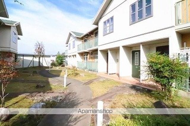 フムルス・ルプルスAの玄関写真