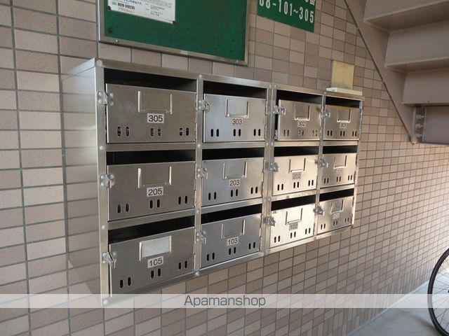 ハイネスコーポの玄関写真