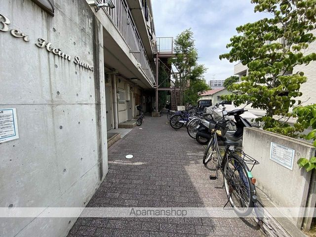 諏訪マンションの外観写真