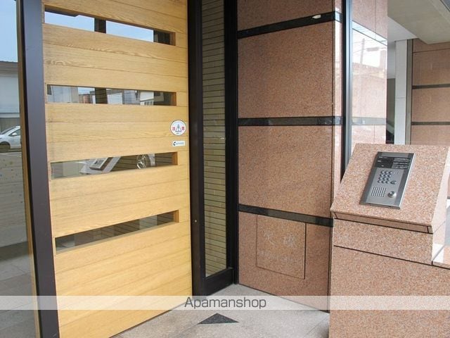 大通11丁目ビルの玄関写真