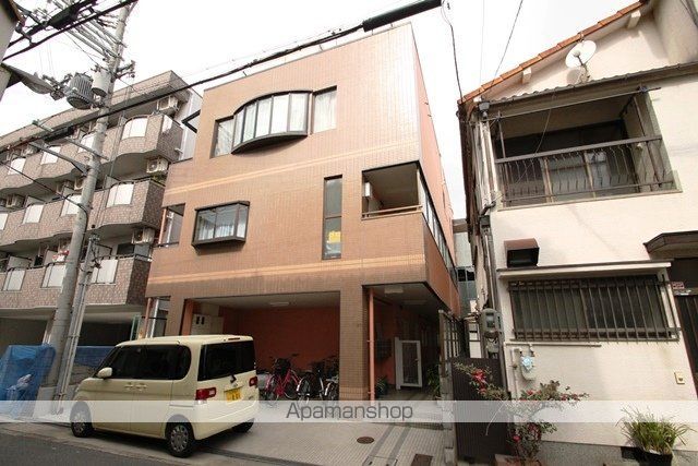 マンションパインハウスの外観写真