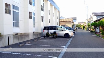 レオパレスラ・ポール[1K/20.37m2]の駐車場