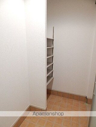 東京都立川市西砂町６丁目[2LDK/68.65m2]の玄関