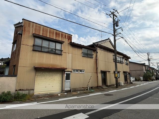 魚津市諏訪町14-13戸建の外観写真