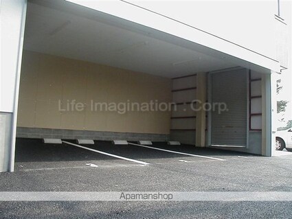 フロンティ松伝Ⅳ[1K/24.9m2]の駐車場