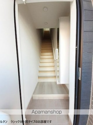 トライ　パーク　伊月[1LDK/42.2m2]の玄関