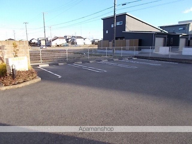 【岐阜市西鶉のアパートの写真】