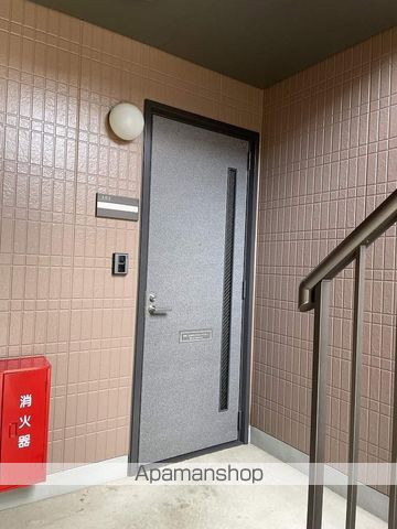 グランブルー B棟の玄関写真