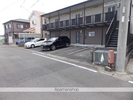 パークコート小牧岩崎[1R/29.6m2]の駐車場